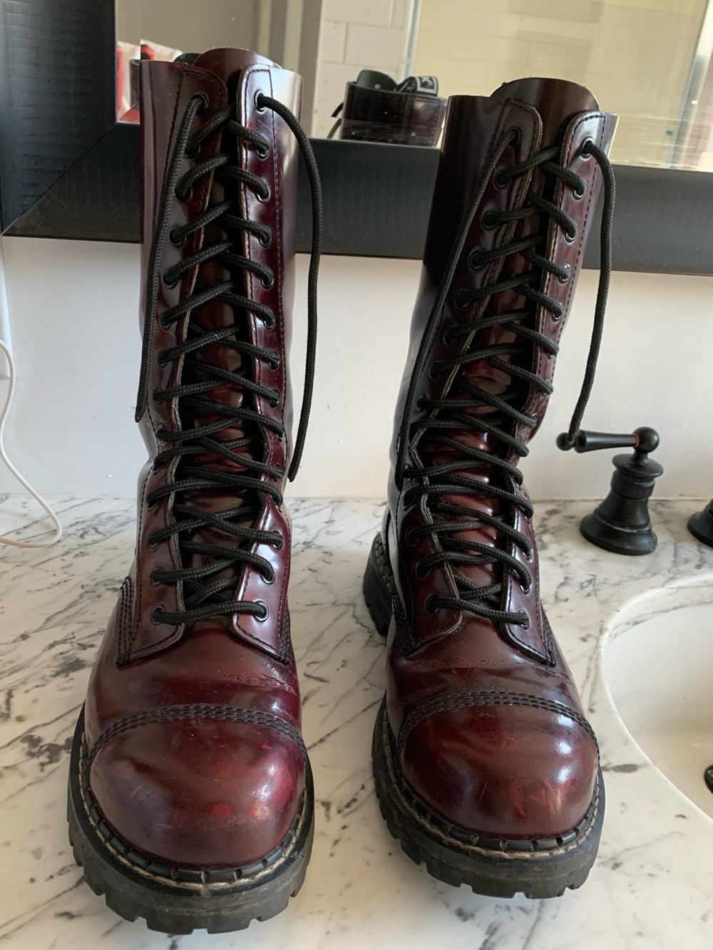 Men's Steel Toe Lace-Up Leather Combat Boots in Burgundy